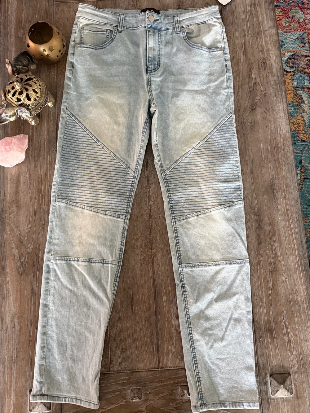 Men’s Light Wash Moto-Style Jeans